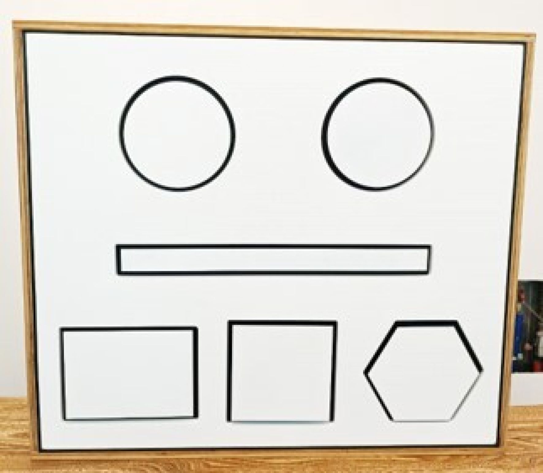 Стенд с теневыми вытяжками из фанеры (12мм) 