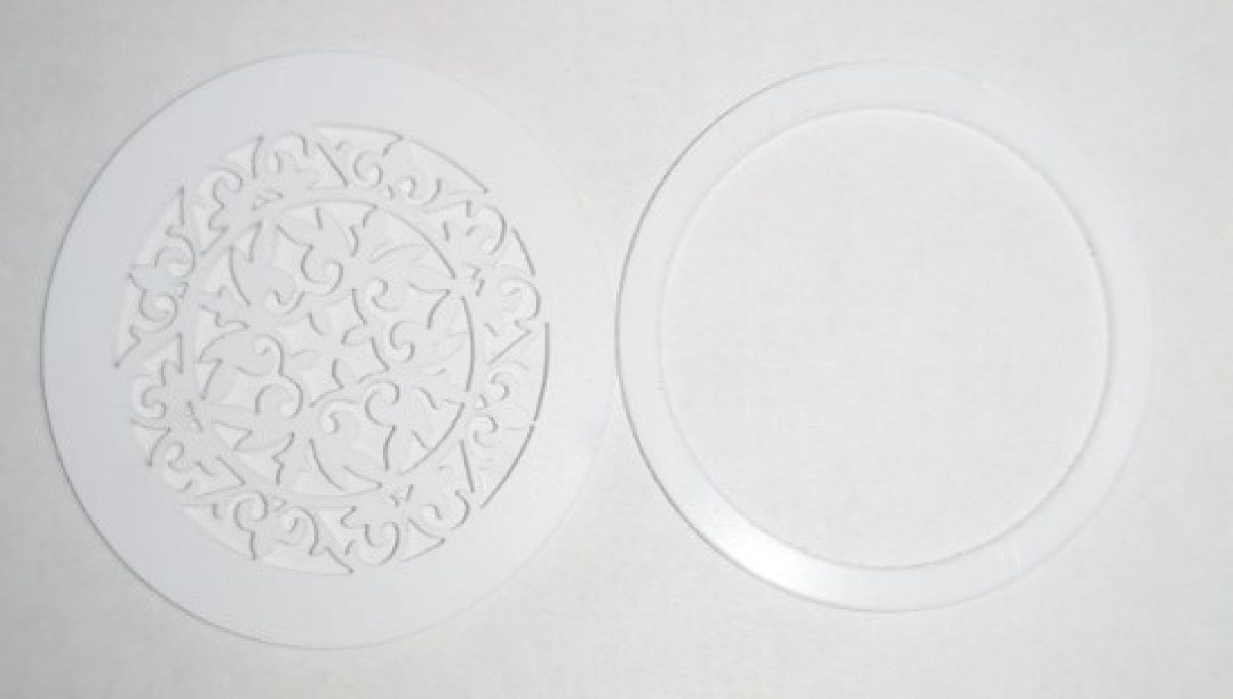 Решетка полистирол, белая, круглая (Абстракция) 50*50