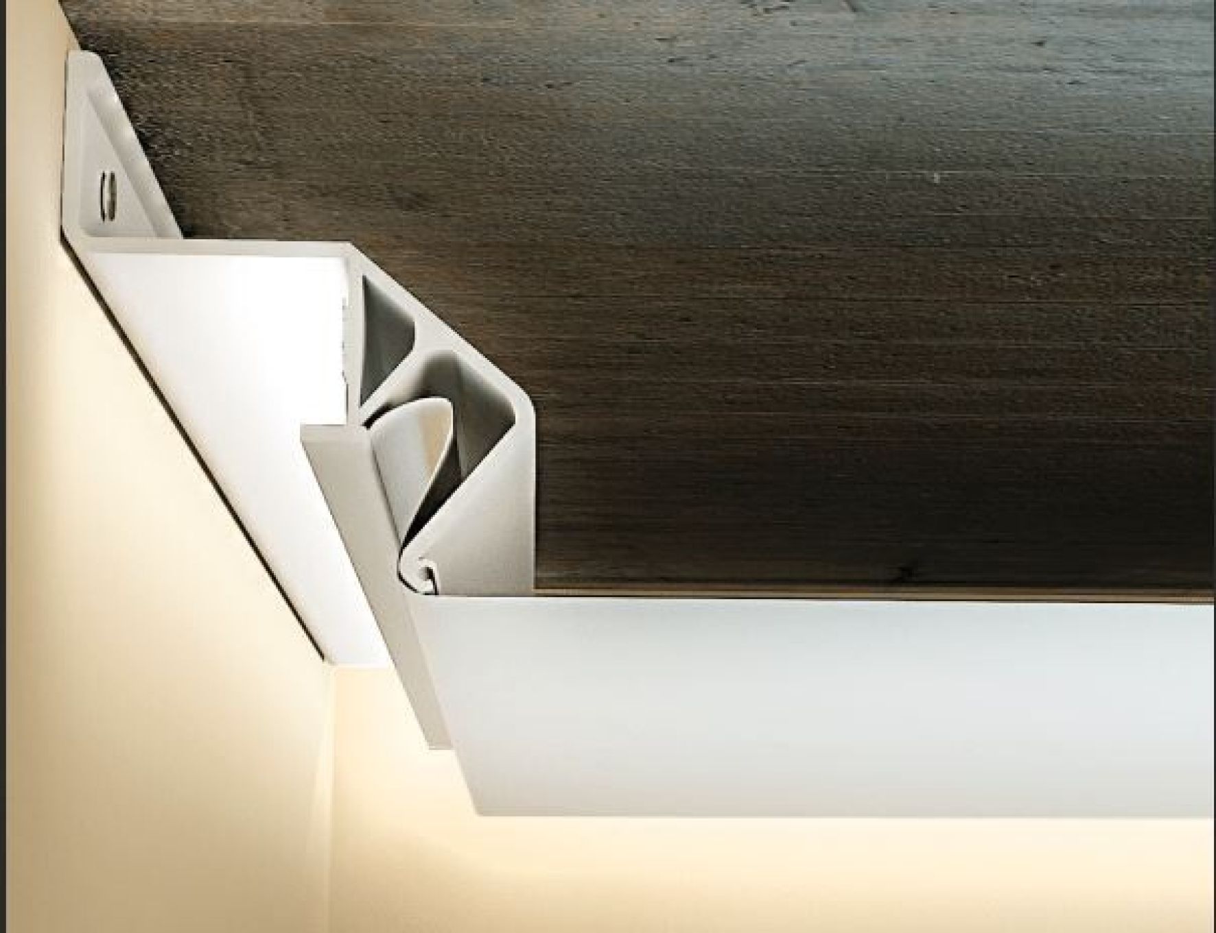 Стеновой парящий профиль FLY 01 (ПФ 6675)