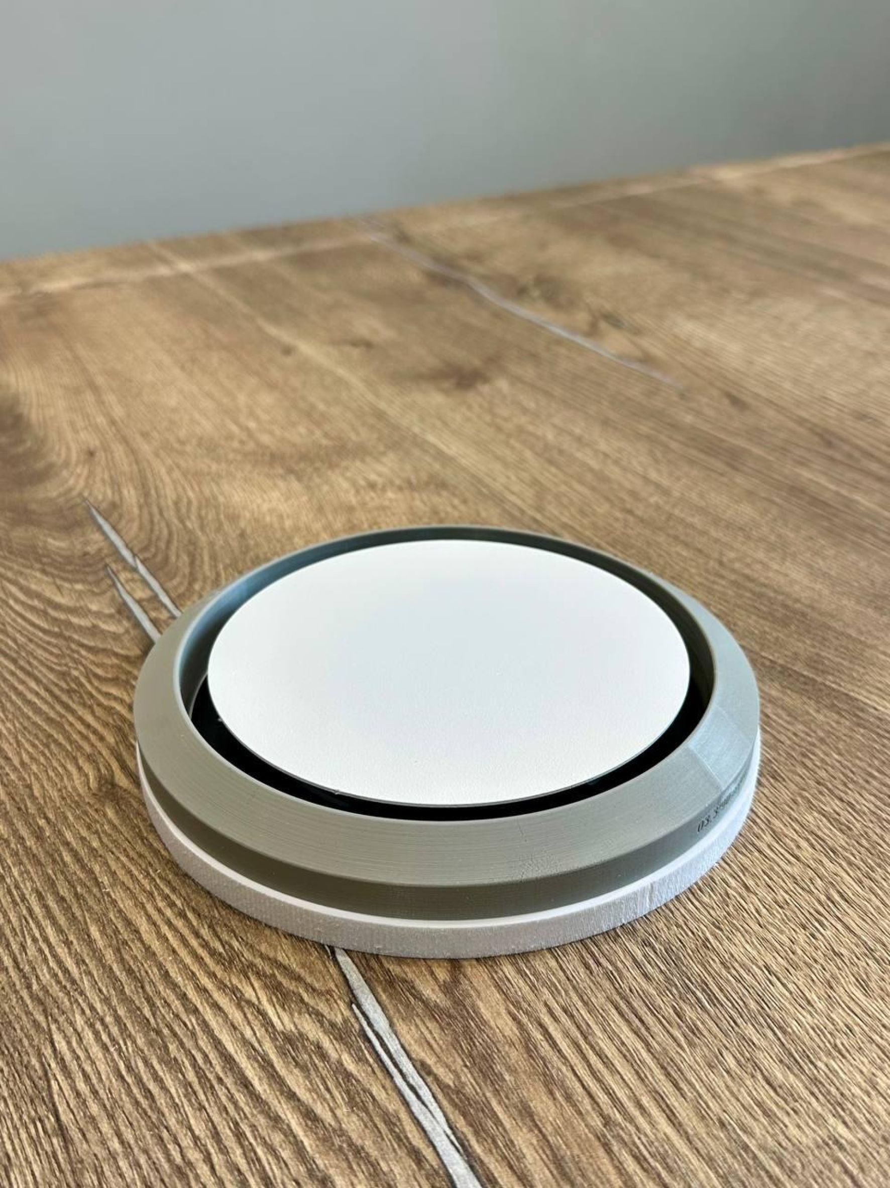 Решетка прямая теневая на магнитах 