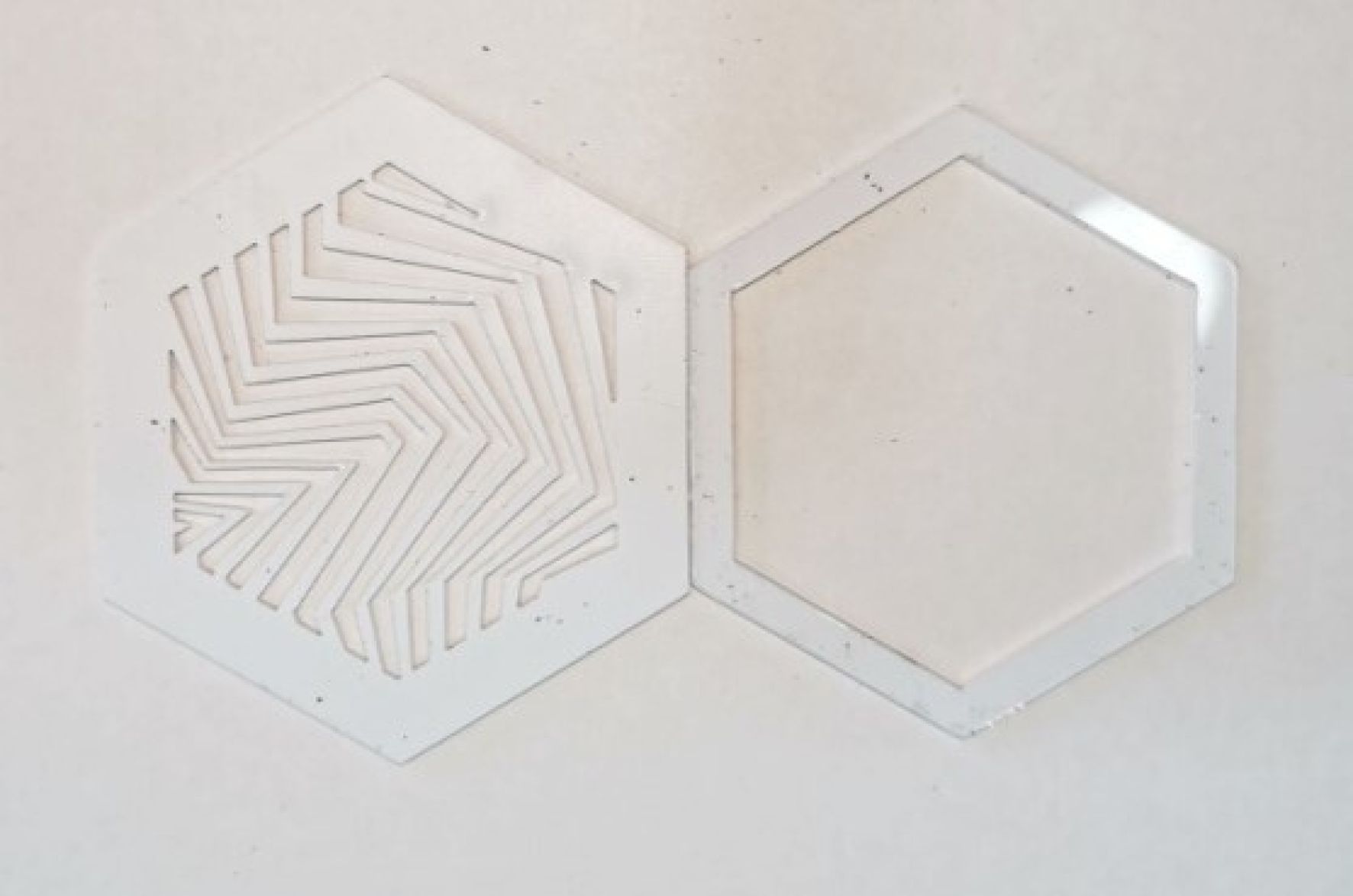 Решетка полистирол, белая, шестигранная (Зигзаг) 50*50